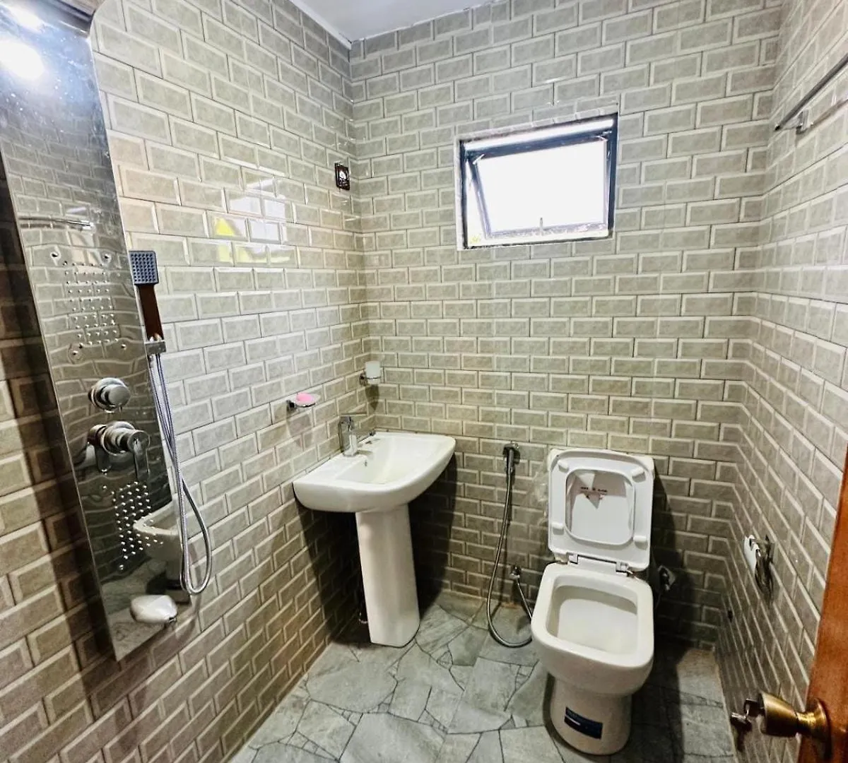 Guest house The Golden Hive Hotel Nuwara Eliya